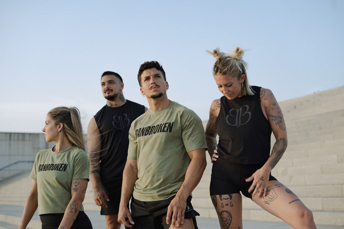 Atletas con la nueva colección de ropa deportiva Banbroken